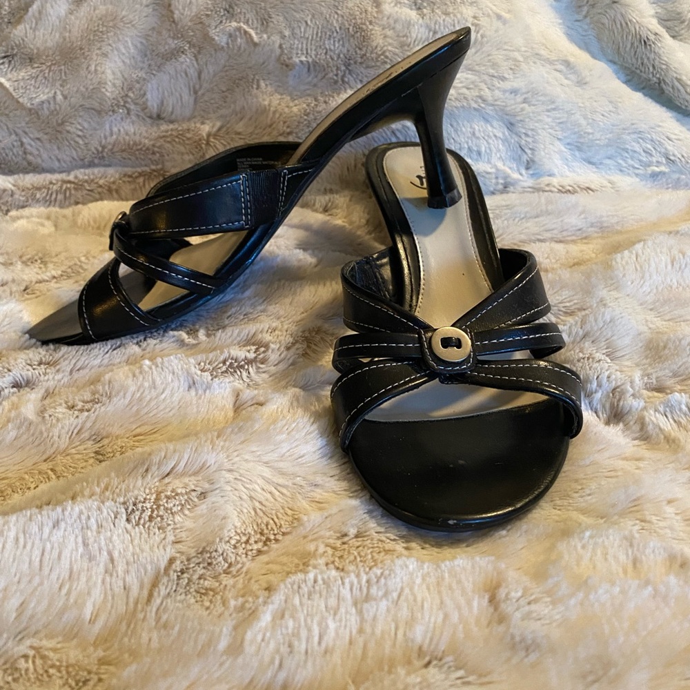 Life stride strapless sandals
